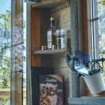 Farasen Luxury Treetop - Sleep Among The Trees Glamping *