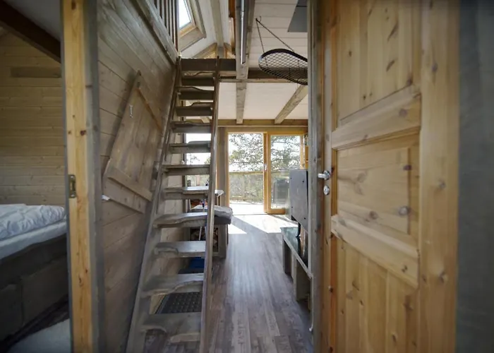 Faråsen Luxury Treetop - Sleep Among The Trees